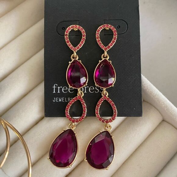 Nickel free- Free Press earring lot from Nordstroms ✨ brand new - Picture 4 of 4